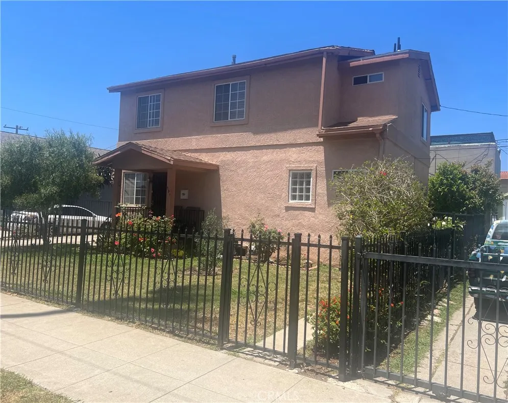 535 W Olive Street, Inglewood, California 90301, ,Residential Income,For Sale,Olive,SB25152405