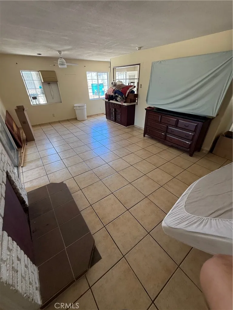 3187 Ruthann Drive, Jurupa Valley, California 92509 home-pic-44