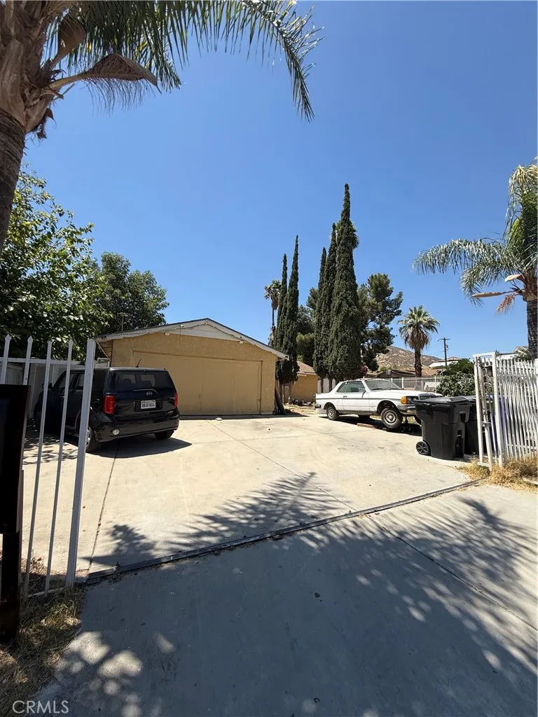 3187 Ruthann Drive, Jurupa Valley, California 92509 home-pic-0