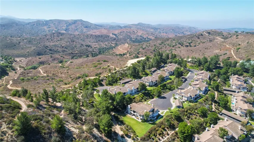 1045 S Daybreak Court, Anaheim Hills, California 92808