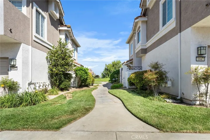 1045 S Daybreak Court, Anaheim Hills, California 92808