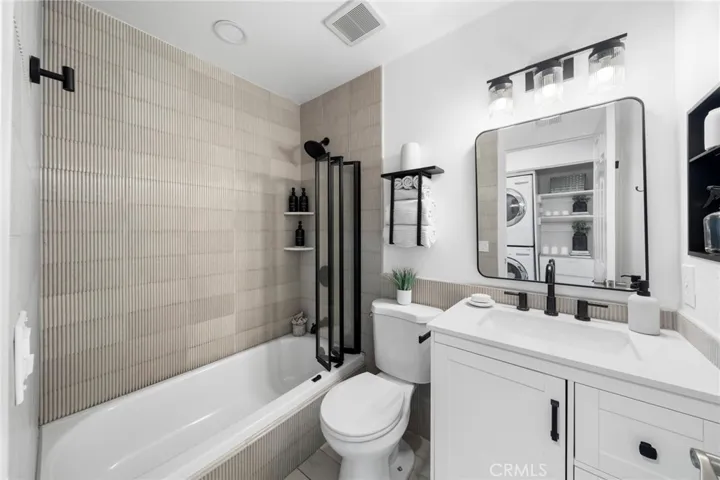 1045 S Daybreak Court, Anaheim Hills, California 92808