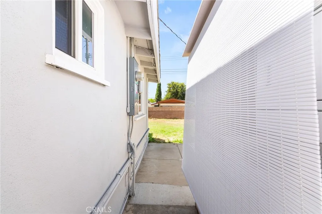 610 W Glen Lyn Drive, Glendora, California 91740 home-pic-37