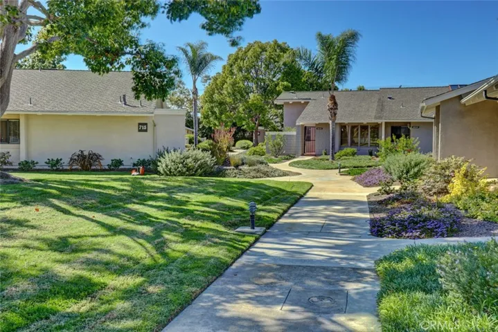 8566 Larkhall Circle 808a, Huntington Beach, California 92646