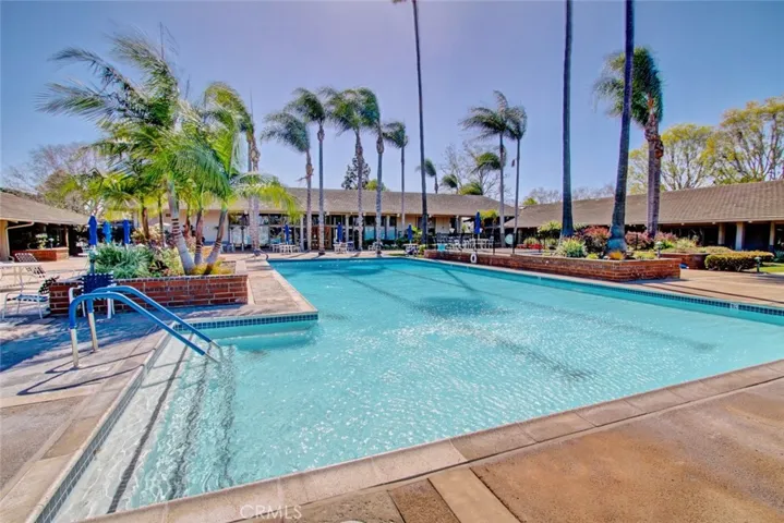 8566 Larkhall Circle 808a, Huntington Beach, California 92646
