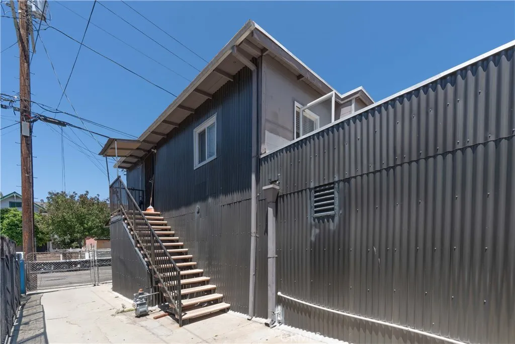 285 W 9th Street, San Pedro, California 90731 home-pic-11