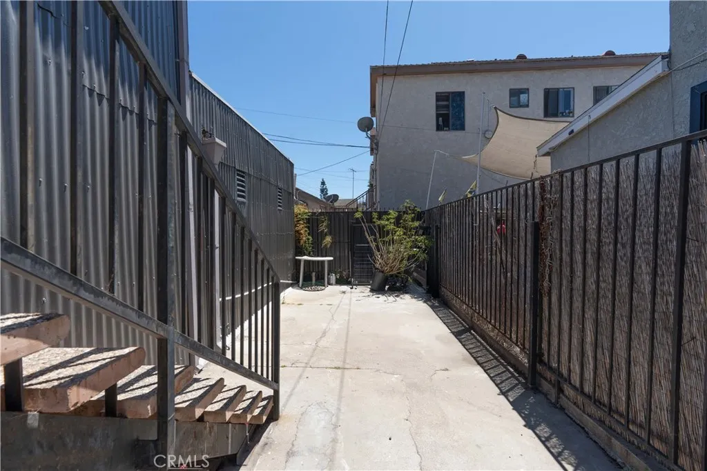 285 W 9th Street, San Pedro, California 90731 home-pic-10
