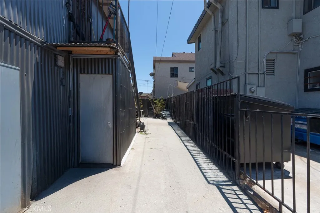 285 W 9th Street, San Pedro, California 90731 home-pic-9