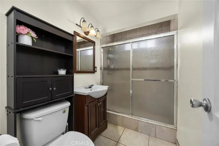 2616 Lynwood Street, Bakersfield, California 93306