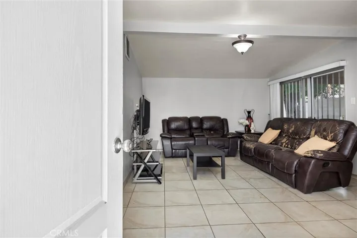 2616 Lynwood Street, Bakersfield, California 93306