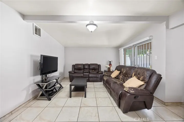 2616 Lynwood Street, Bakersfield, California 93306