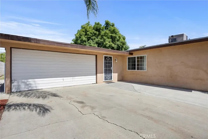 2616 Lynwood Street, Bakersfield, California 93306