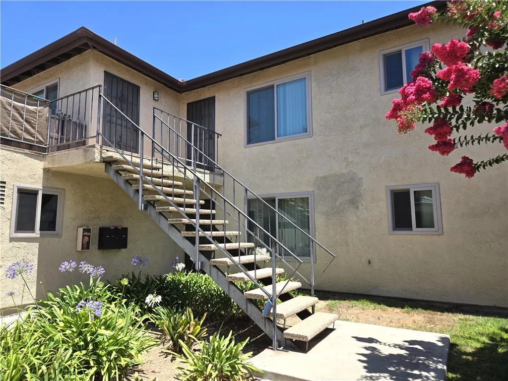 15907 La Forge Street C, Whittier, California 90603, 2 Bedrooms Bedrooms, ,2 BathroomsBathrooms,Residential Lease,For Rent,La Forge,PW25152502
