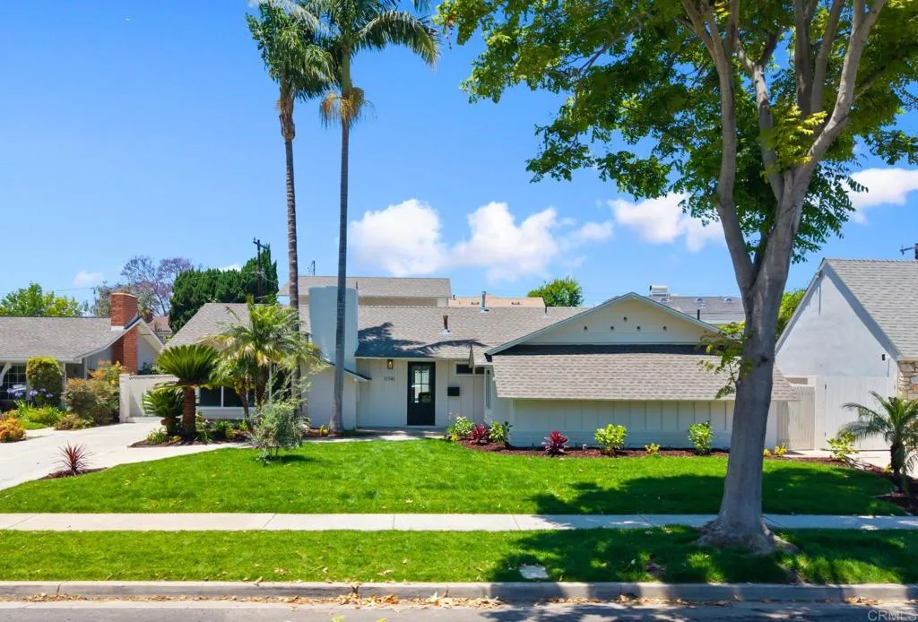 11741 Foster Rd, Los Alamitos, California 90720, 3 Bedrooms Bedrooms, ,3 BathroomsBathrooms,Residential,For Sale,Foster Rd,PTP2505111