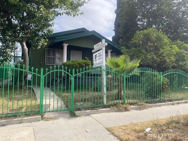 1113 E 83rd Street, Los Angeles, California 90001 home-pic-8