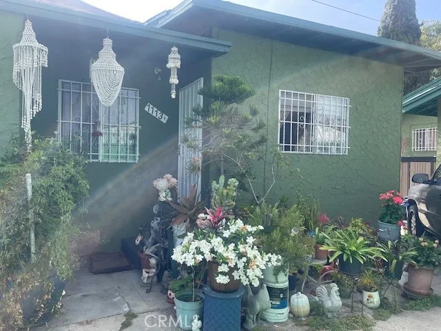 1113 E 83rd Street, Los Angeles, California 90001 home-pic-0
