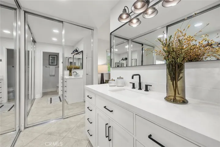 5600 E Calle Canada, Anaheim Hills, California 92807