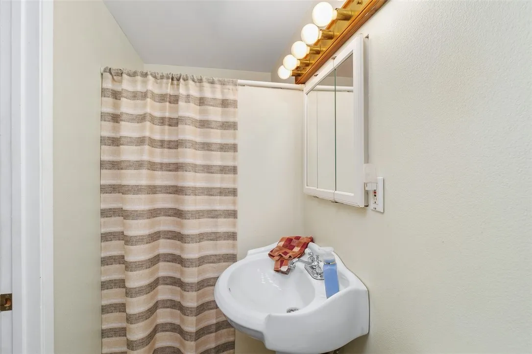 4234 Center Avenue, Norco, California 92860 home-pic-36