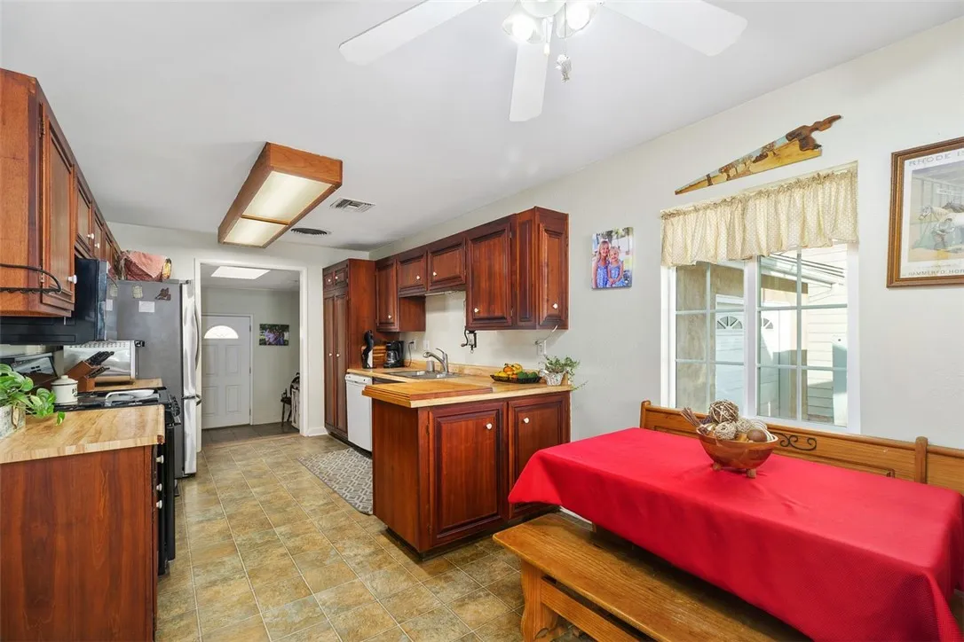 4234 Center Avenue, Norco, California 92860 home-pic-20