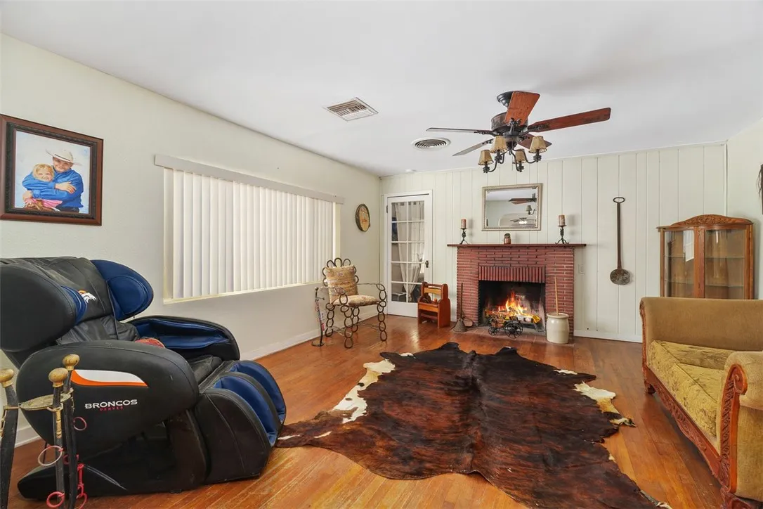 4234 Center Avenue, Norco, California 92860 home-pic-16