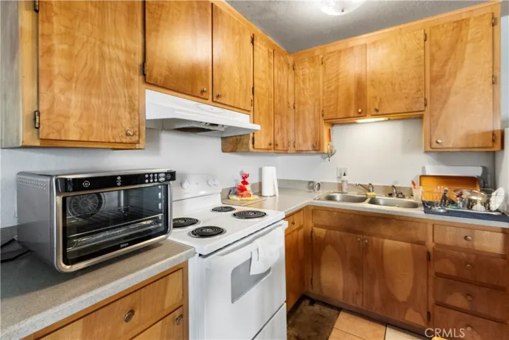 351 W 19th Street, Merced, California 95340