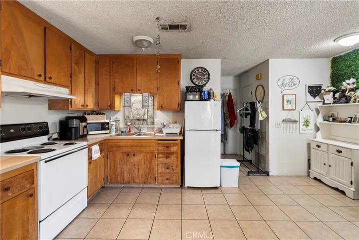 351 W 19th Street, Merced, California 95340
