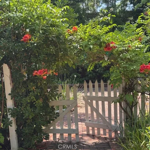 736 Burleigh Drive, Pasadena, California 91105