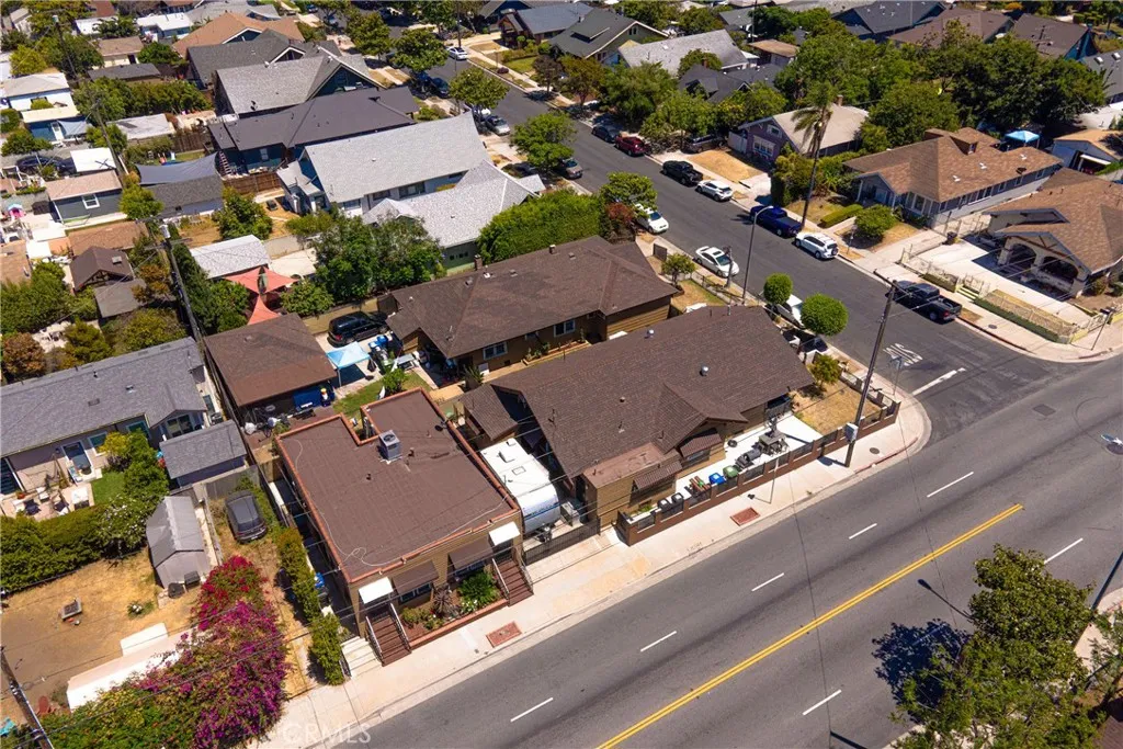 2289 W 29th Place, Los Angeles, California 90018 home-pic-17