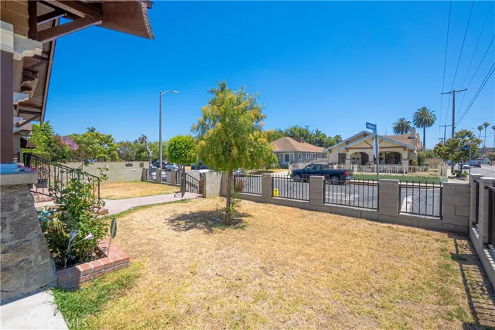 2289 W 29th Place, Los Angeles, California 90018