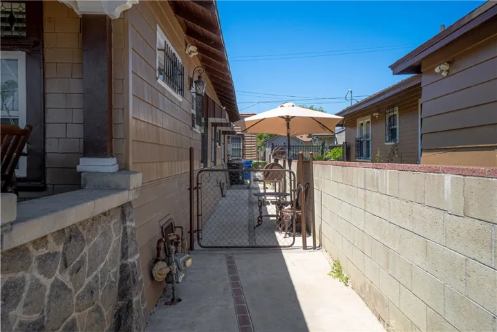 2289 W 29th Place, Los Angeles, California 90018