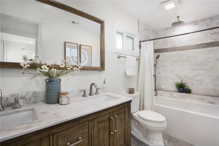 Main floor bath