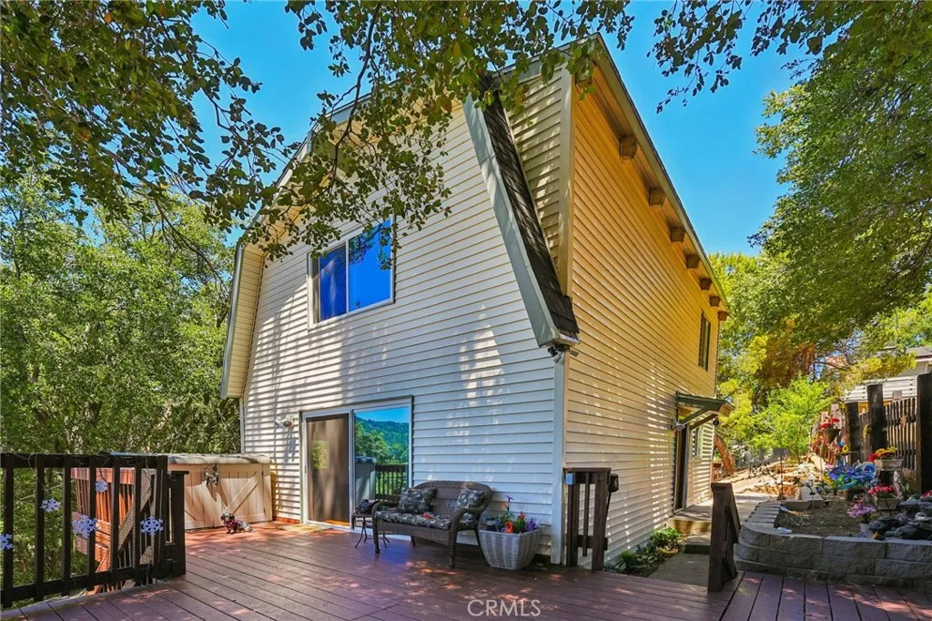 463 Delle Drive, Crestline, California 92325 home-pic-1