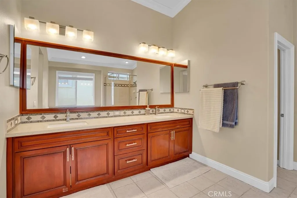 2125 Ridgeview Terrace Drive, Signal Hill, California 90755 home-pic-58