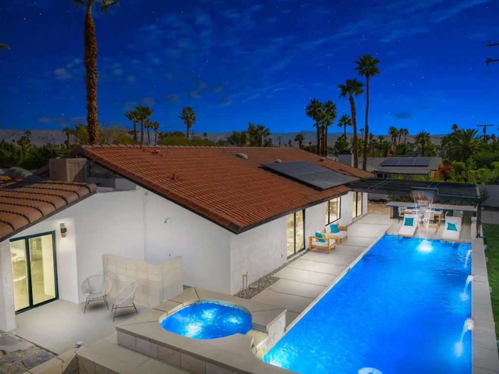 2171 E Francis Drive, Palm Springs, California 92262, 4 Bedrooms Bedrooms, ,3 BathroomsBathrooms,Residential Lease,For Rent,Francis,219132489DA