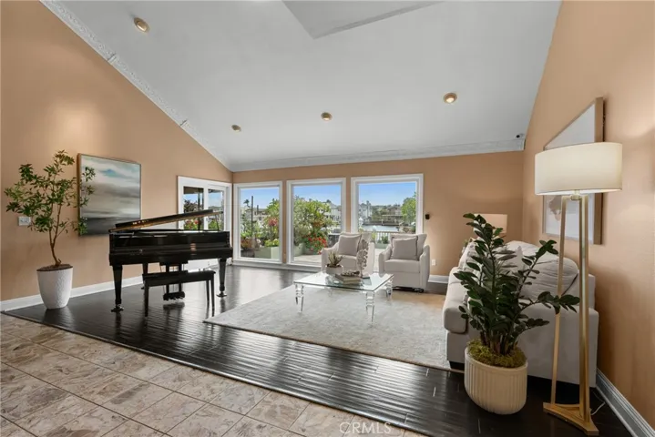 3562 Venture Drive, Huntington Beach, California 92649