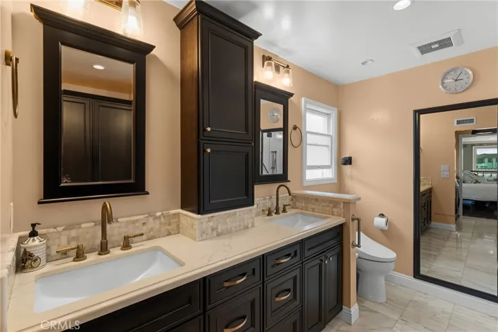 3562 Venture Drive, Huntington Beach, California 92649