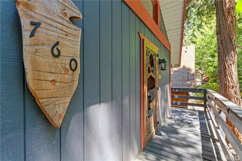 760 Lake Drive, Lake Arrowhead, California 92352 home-pic-1