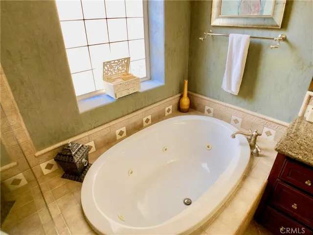 80937 Via Puerta Azul, La Quinta, California 92253