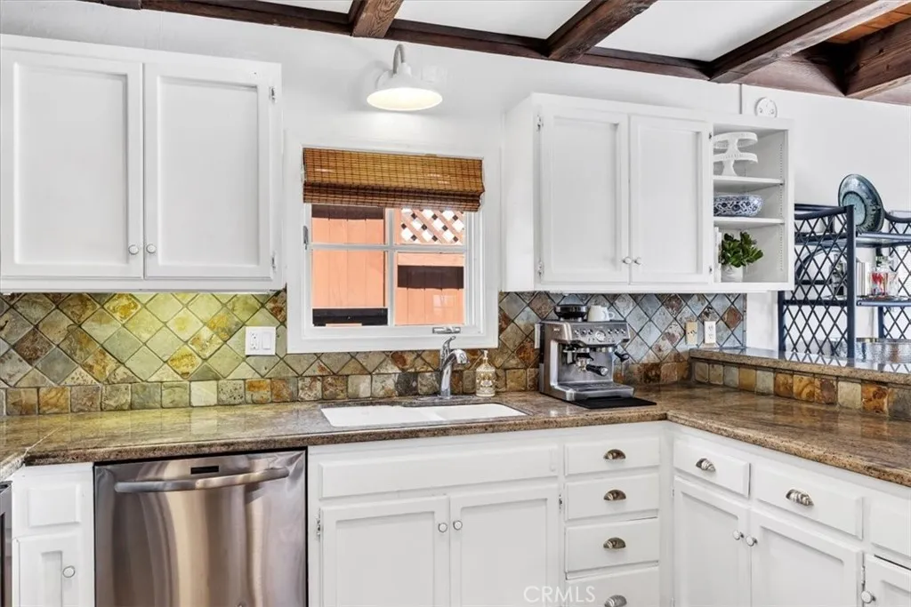 210 W Avenida Gaviota, San Clemente, California 92672 home-pic-9