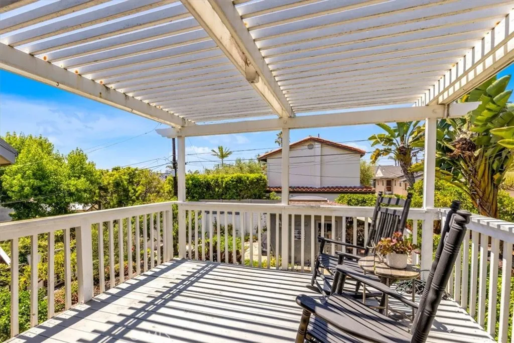 210 W Avenida Gaviota, San Clemente, California 92672 home-pic-25
