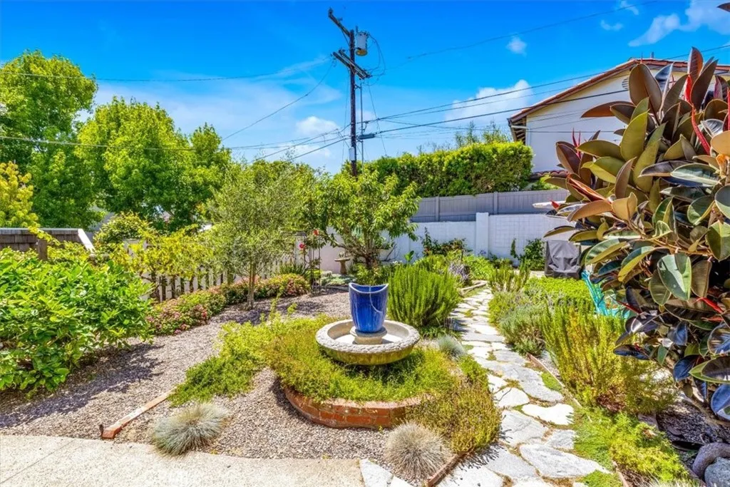 210 W Avenida Gaviota, San Clemente, California 92672 home-pic-45