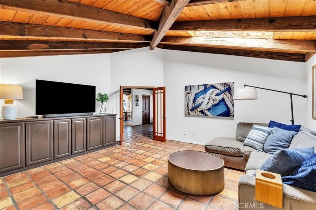 210 W Avenida Gaviota, San Clemente, California 92672 home-pic-18