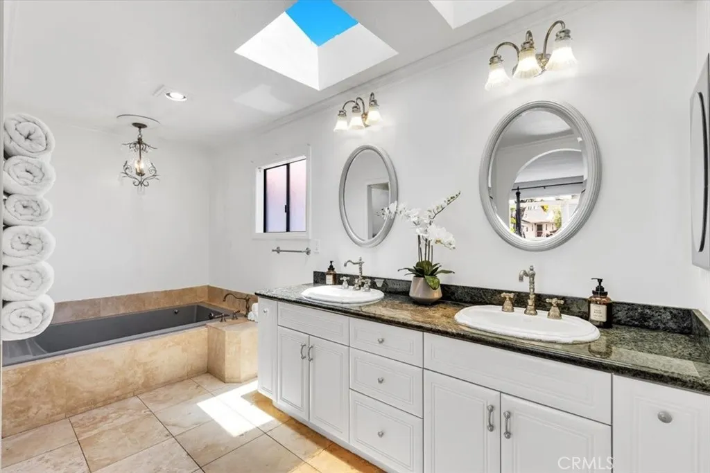 210 W Avenida Gaviota, San Clemente, California 92672 home-pic-23