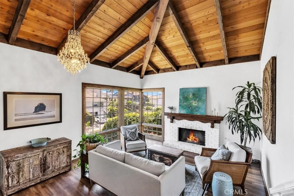 210 W Avenida Gaviota, San Clemente, California 92672 home-pic-6
