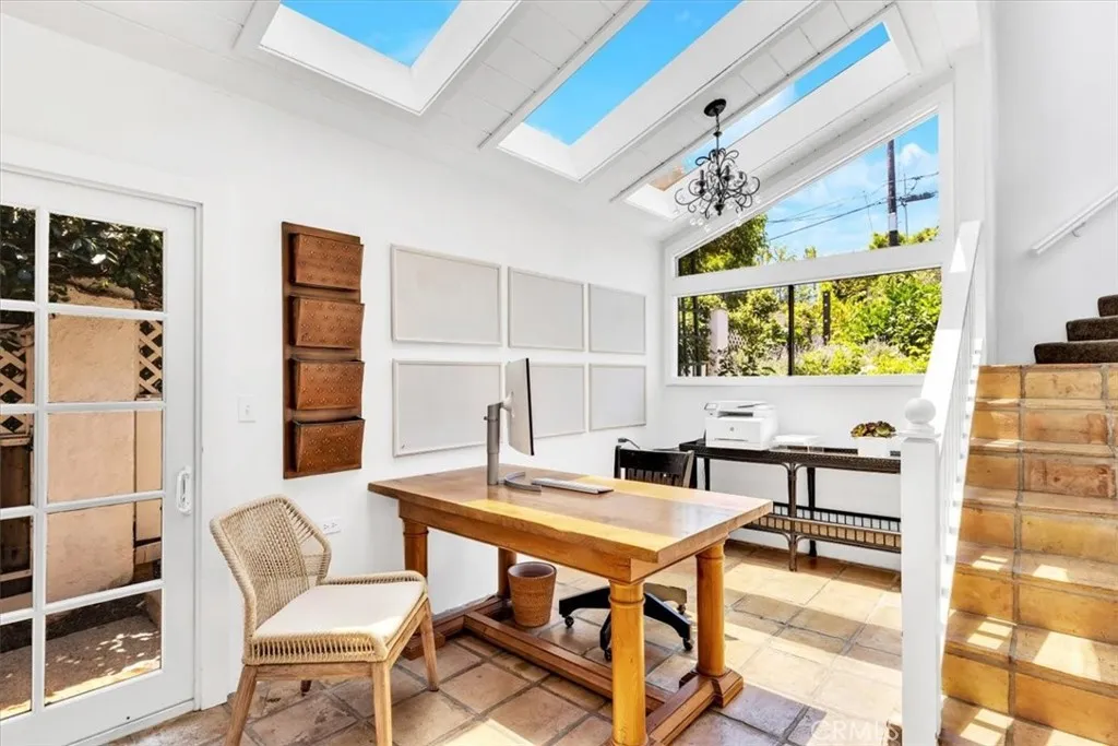 210 W Avenida Gaviota, San Clemente, California 92672 home-pic-29