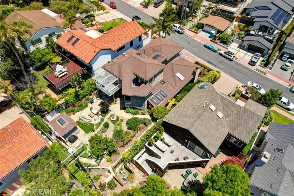 210 W Avenida Gaviota, San Clemente, California 92672 home-pic-3