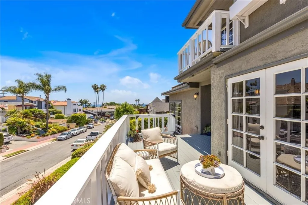 210 W Avenida Gaviota, San Clemente, California 92672 home-pic-15