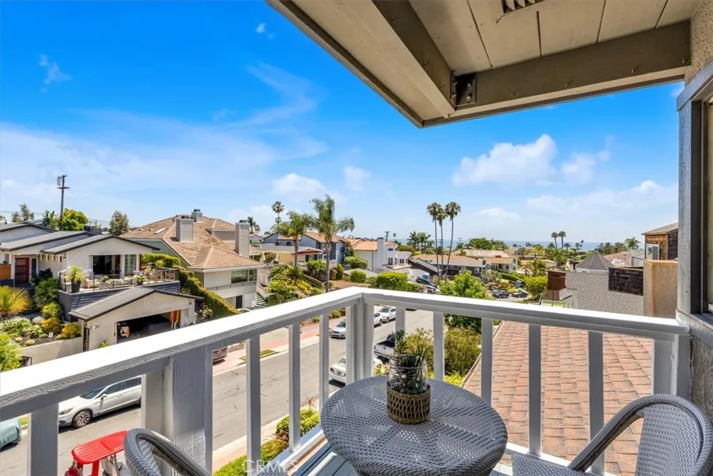210 W Avenida Gaviota, San Clemente, California 92672 home-pic-37