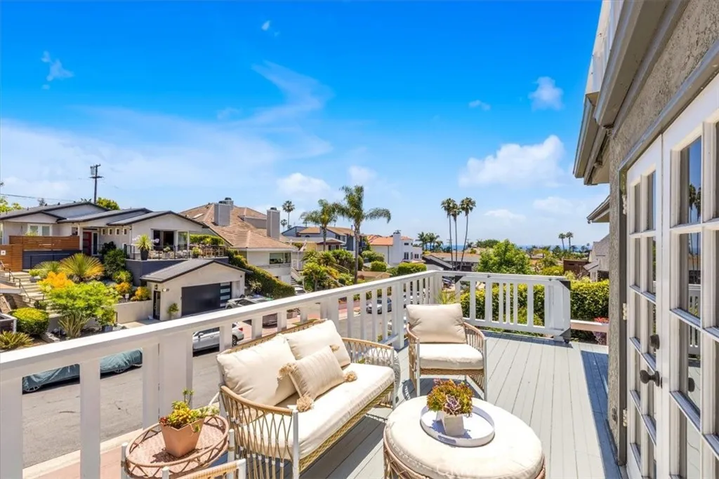 210 W Avenida Gaviota, San Clemente, California 92672 home-pic-14