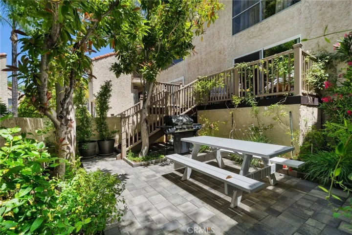 23391 Park Sorrento 63, Calabasas, California 91302